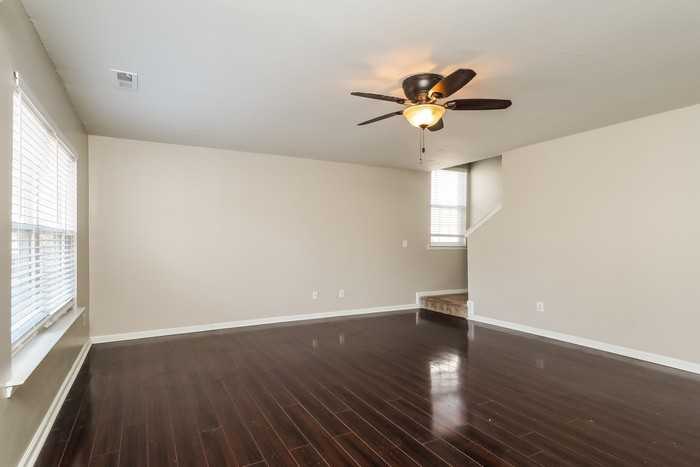 106 Spring Dove Ln - Photo 4 of 14