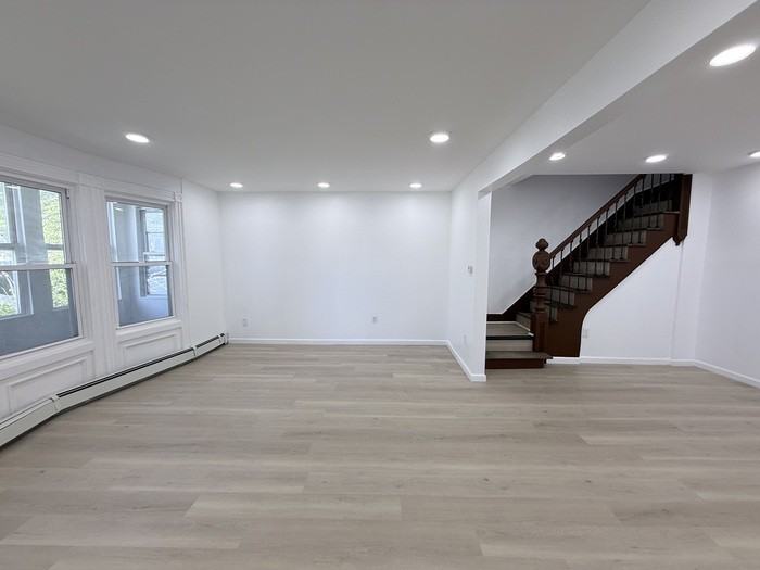 1069 Mary St - Photo 2 of 36