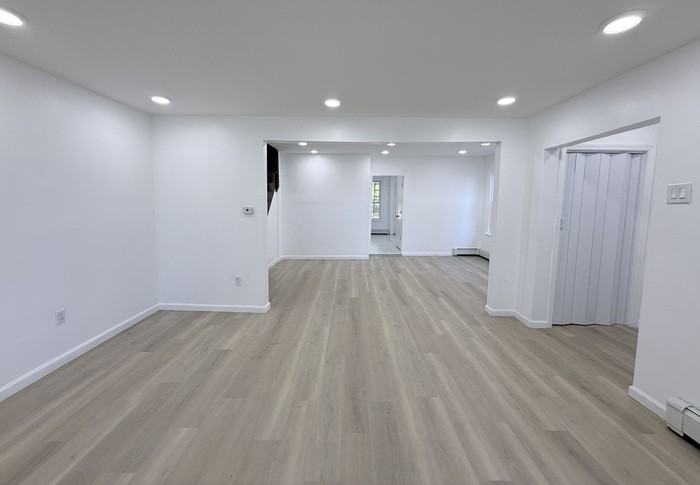 1069 Mary St - Photo 4 of 36
