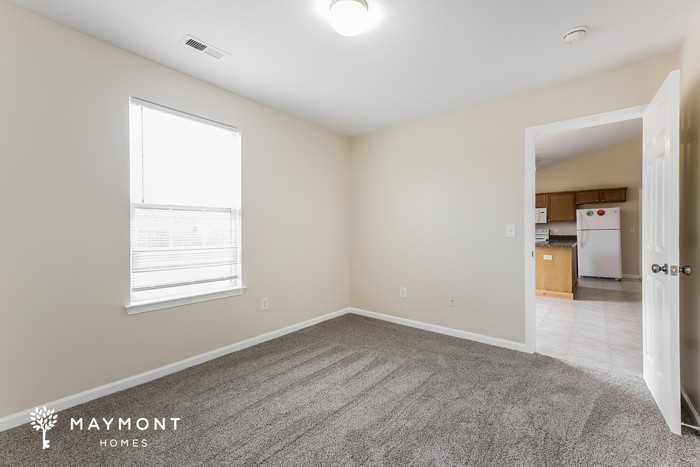 318 Cool Embers Ln - Photo 4 of 11