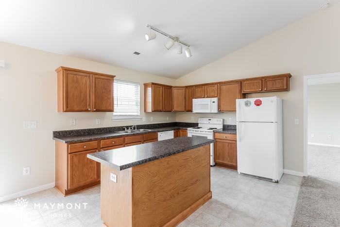 318 Cool Embers Ln - Photo 5 of 11