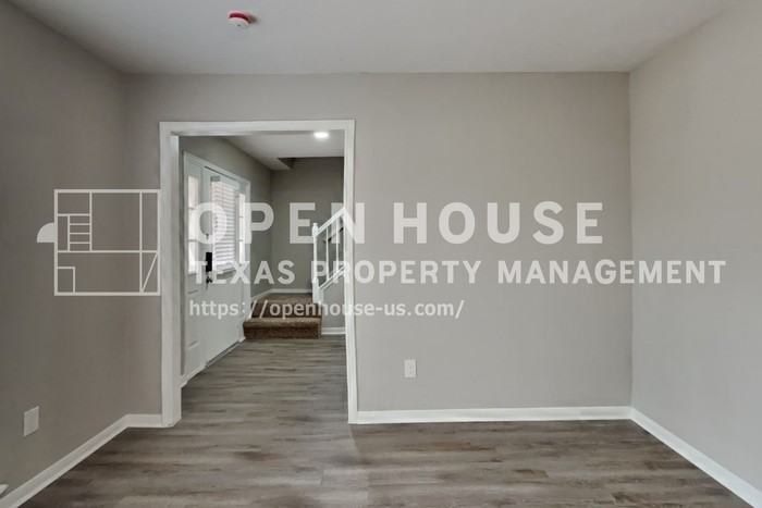 16303 Hickory Point Rd - Photo 4 of 22