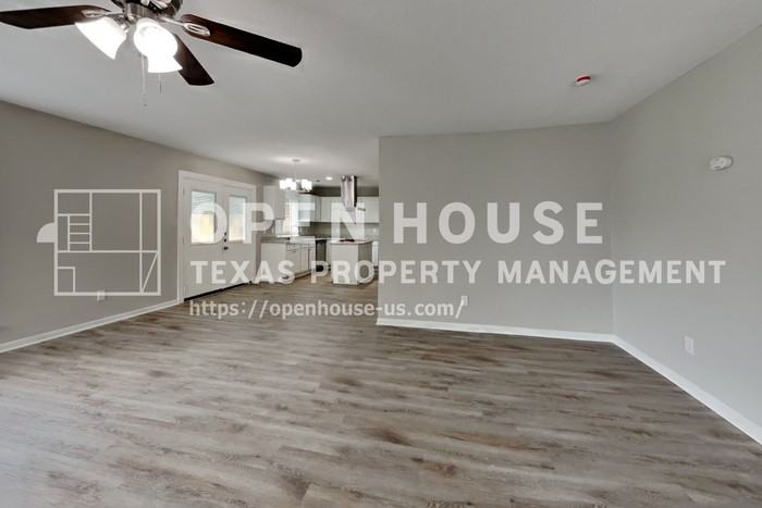 16303 Hickory Point Rd - Photo 6 of 22