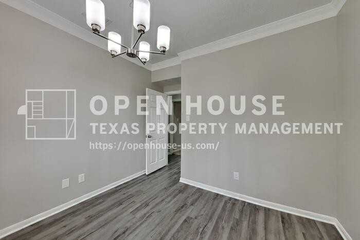 8015 Democracy Ct - Photo 4 of 20