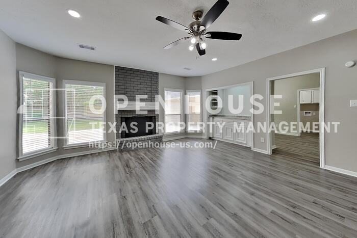 8015 Democracy Ct - Photo 5 of 20