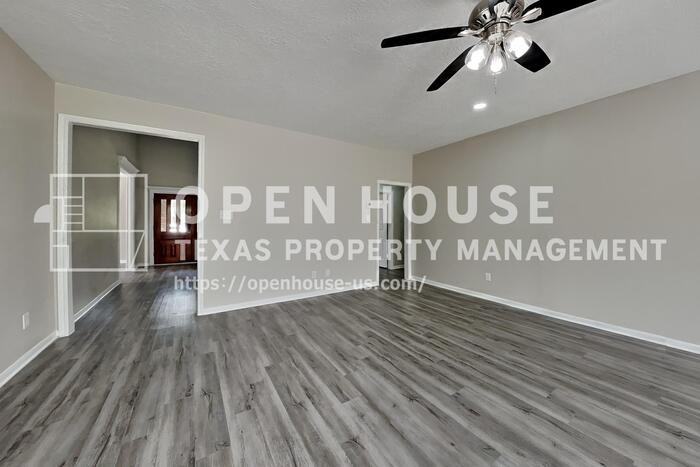 8015 Democracy Ct - Photo 6 of 20