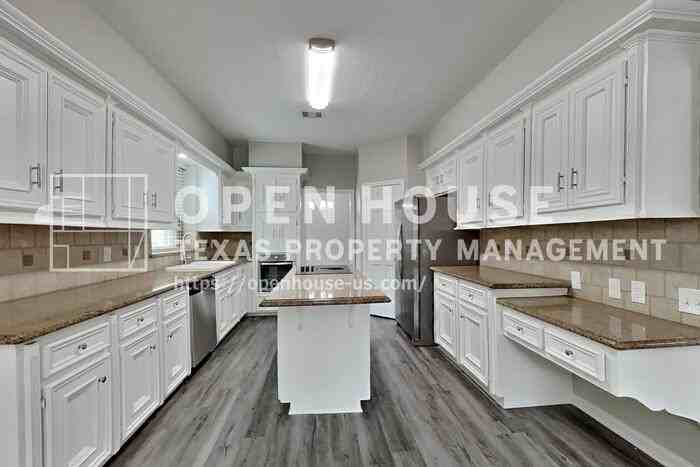 8015 Democracy Ct - Photo 7 of 20