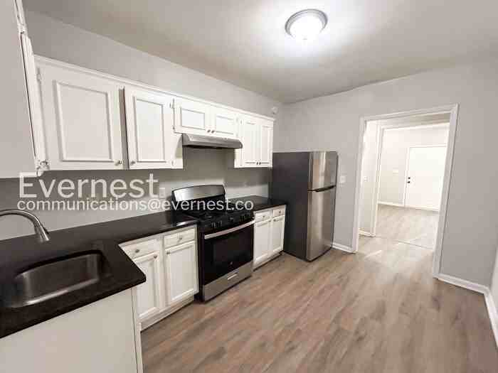 1875 Conrad Ave Se - Photo 5 of 21