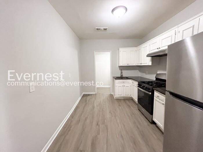 1875 Conrad Ave Se - Photo 6 of 21