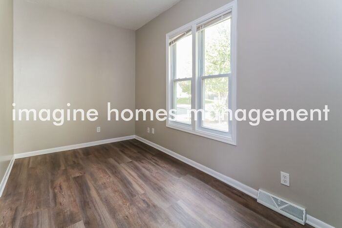 800 27th Ave Ne - Photo 4 of 14
