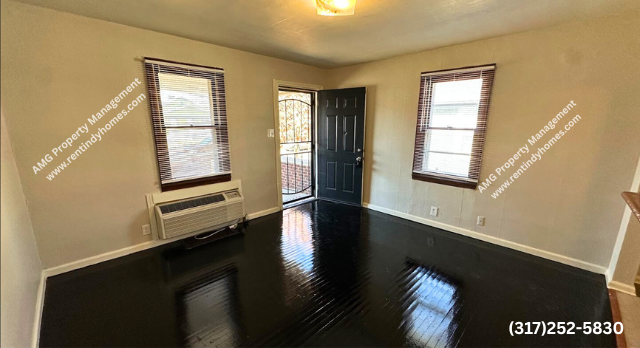 1303 N Gladstone Ave - Photo 2 of 11
