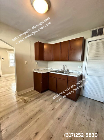 3540 E Vermont St - Photo 5 of 10