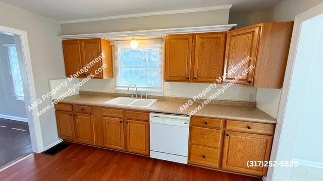 4517 E 16th St - Photo 6 of 17