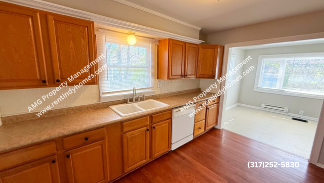 4517 E 16th St - Photo 7 of 17