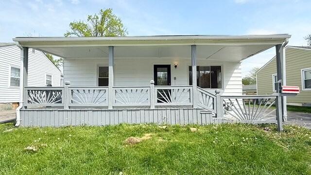 706 Fletcher Ln - Photo 2 of 13