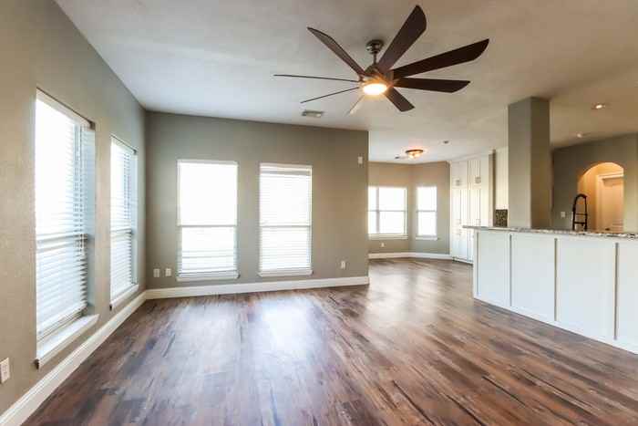3119 Hummingbird Ln - Photo 4 of 24