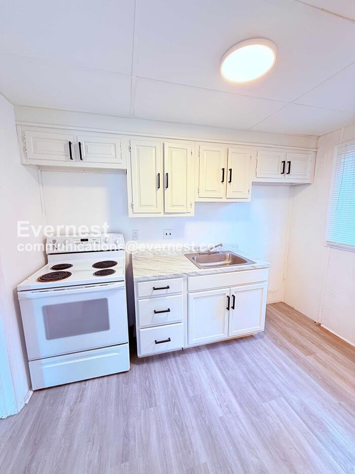 20527 Rosemont Ave - Photo 2 of 31