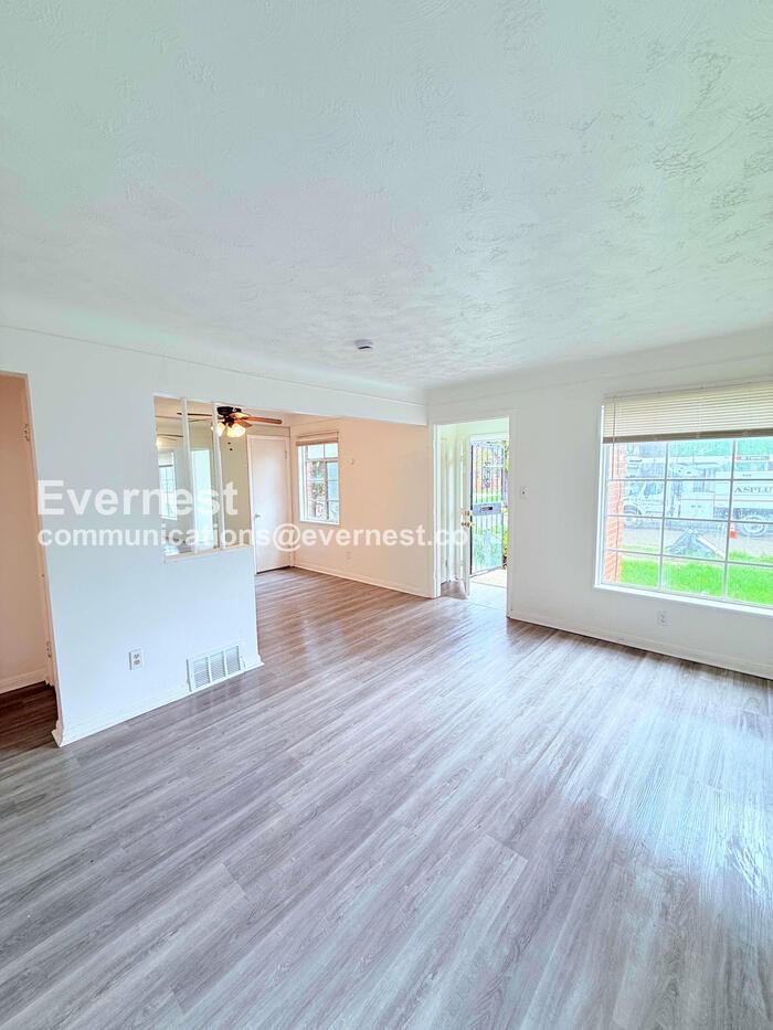 20527 Rosemont Ave - Photo 5 of 31
