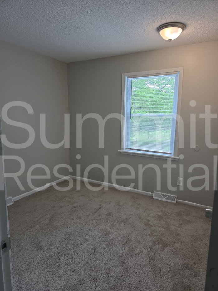 19300 E Salisbury Rd - Photo 7 of 17