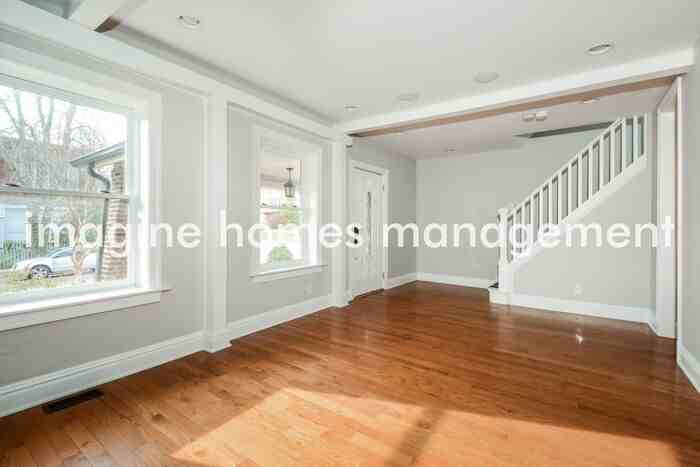 3325 Shenandoah Ave - Photo 3 of 17