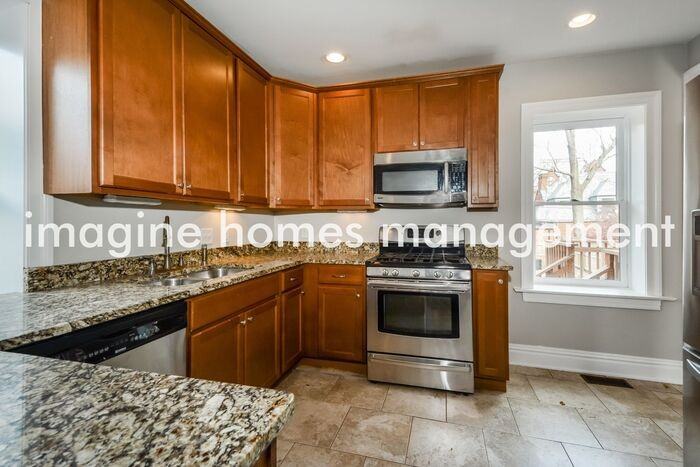3325 Shenandoah Ave - Photo 5 of 17