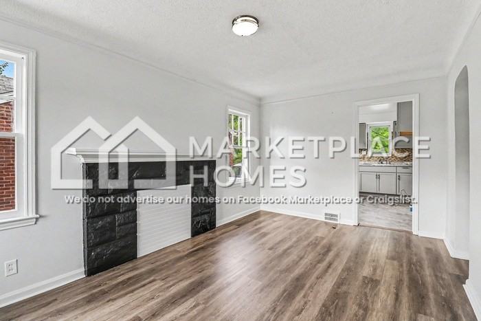 18276 Oakfield St - Photo 5 of 20