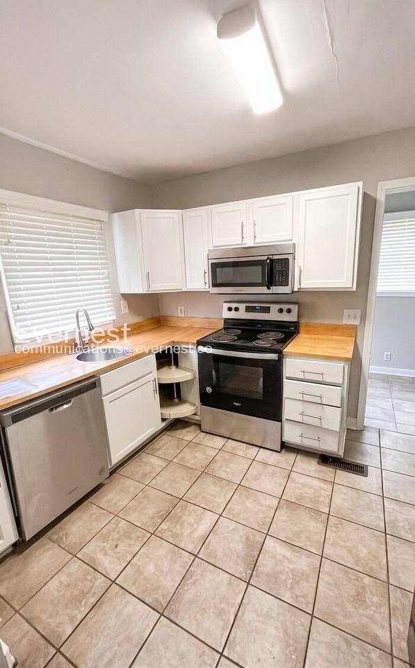 425 87th St S - Photo 4 of 13