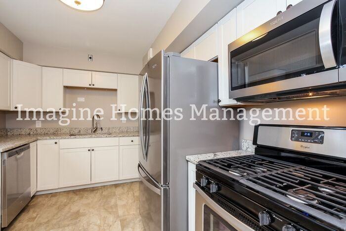 2744 Forestview Ave - Photo 7 of 18