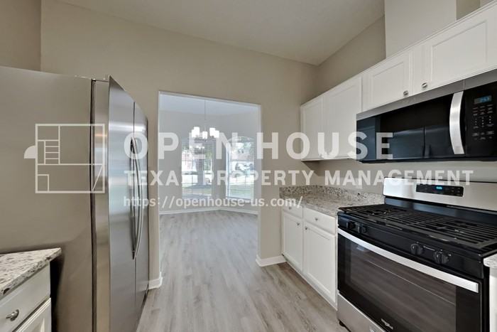 15323 Fir Woods Ln - Photo 6 of 26