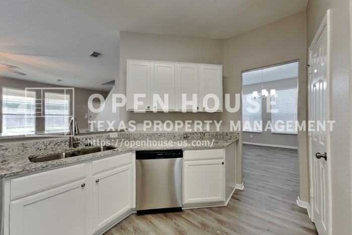 15323 Fir Woods Ln - Photo 7 of 26