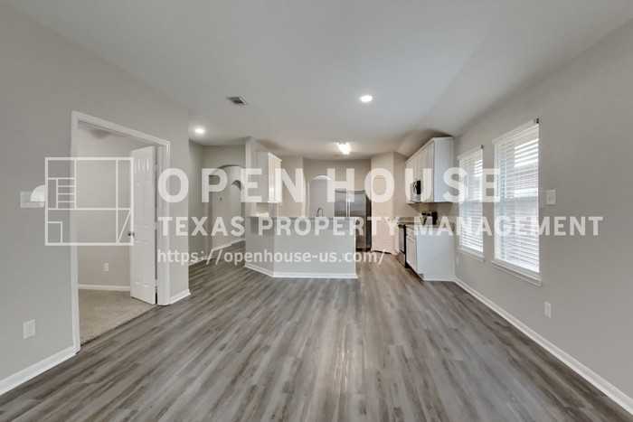 32411 Cross Spring Park Ln - Photo 5 of 22