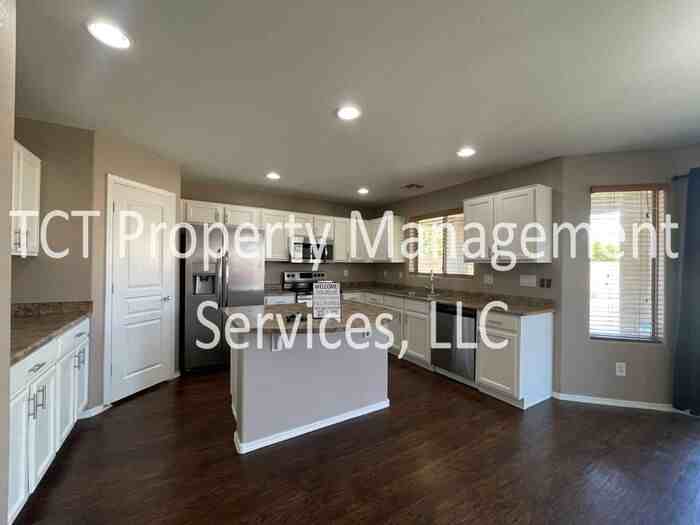 2424 W Saint Kateri Dr - Photo 4 of 18