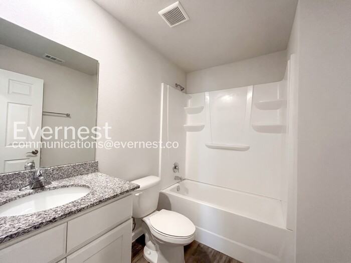 33 Peninsula Ln - Photo 5 of 25