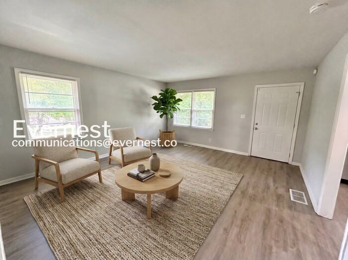 418 Center Cir Sw - Photo 4 of 30