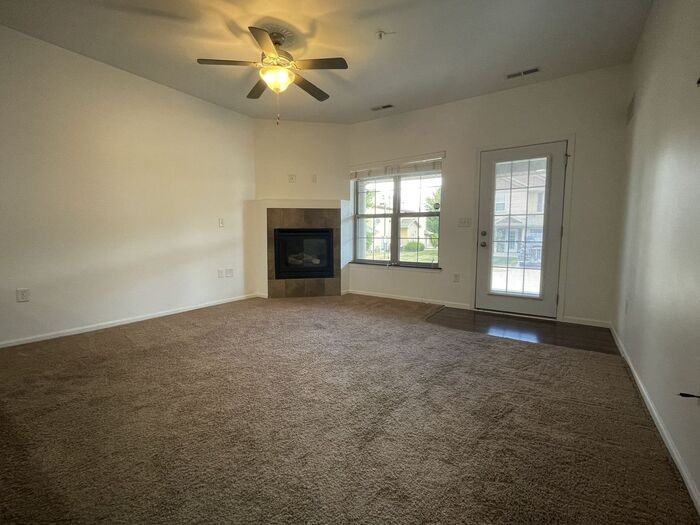 463 Cambria Dr - Photo 2 of 11