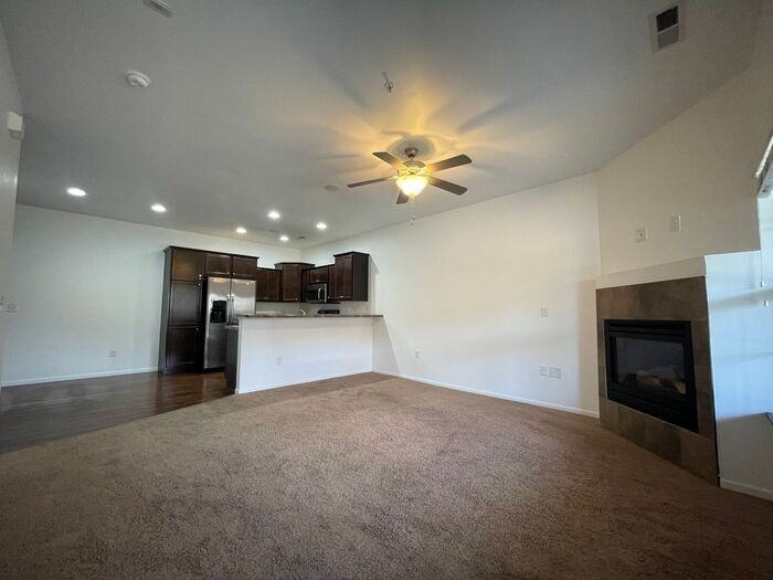 463 Cambria Dr - Photo 4 of 11