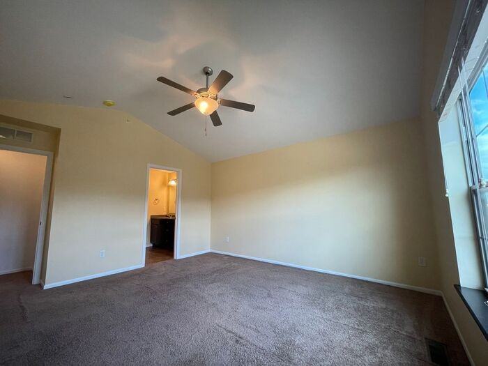 463 Cambria Dr - Photo 6 of 11