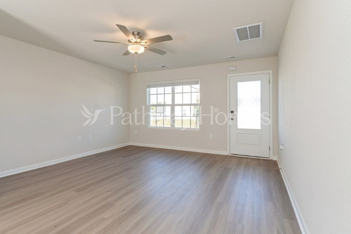 6248 Lowe Ln - Photo 5 of 22