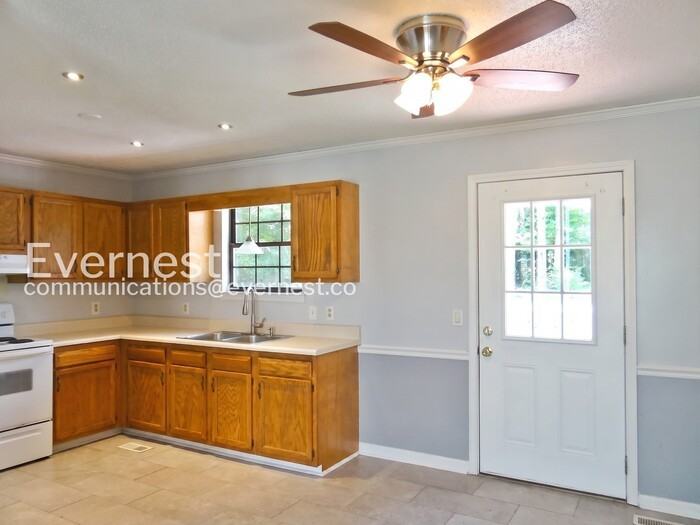 137 Jason Ct - Photo 3 of 21