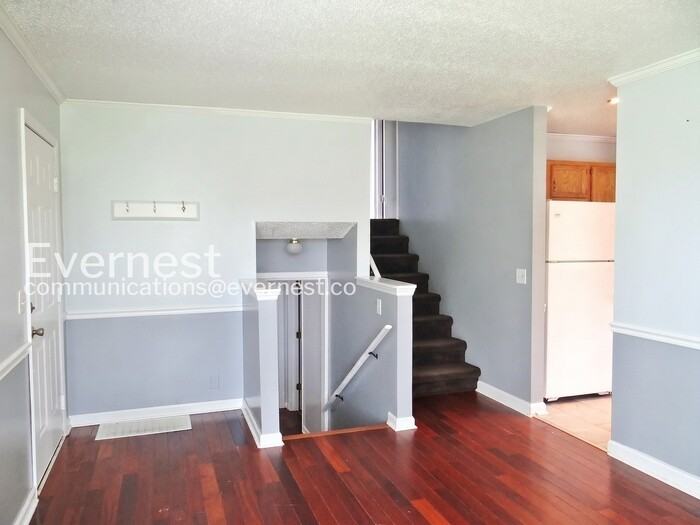 137 Jason Ct - Photo 4 of 21