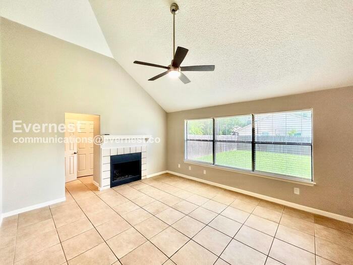 1404 Ardmore Dr - Photo 4 of 30