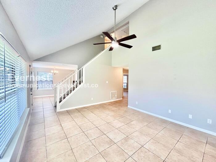 1404 Ardmore Dr - Photo 5 of 30