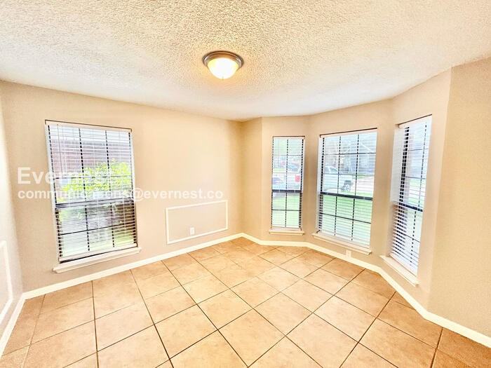 1404 Ardmore Dr - Photo 7 of 30