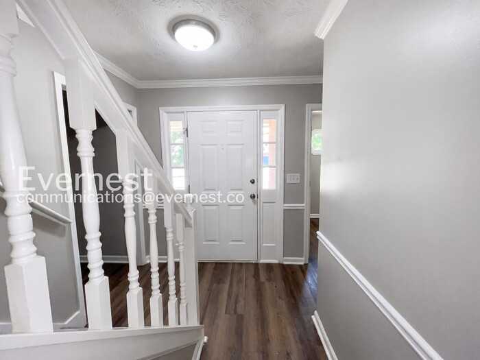 3002 Meadowsweet Trl - Photo 2 of 34