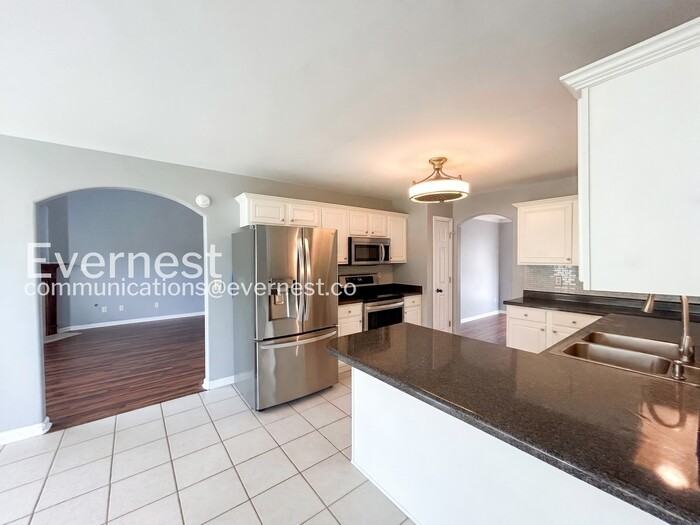 11168 Arlington Trace Dr - Photo 3 of 35