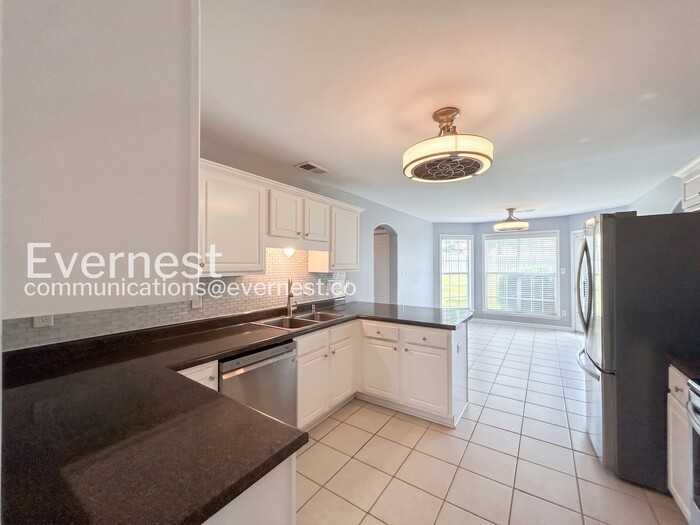 11168 Arlington Trace Dr - Photo 5 of 35