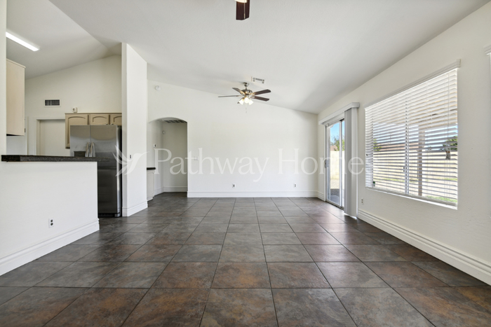 7704 W San Juan Ave - Photo 3 of 20