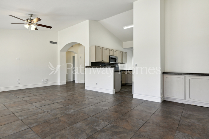 7704 W San Juan Ave - Photo 5 of 20