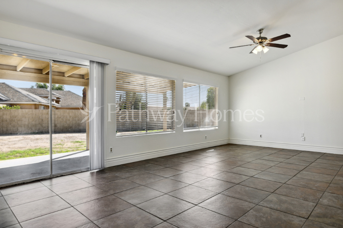 7704 W San Juan Ave - Photo 7 of 20