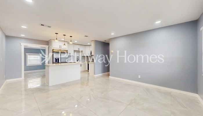3791 72nd St N - Photo 5 of 25